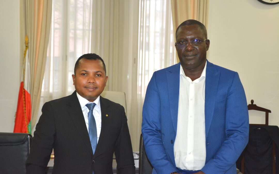 La jeunesse malagasy et la participation citoyenne : renforcement de la collaboration entre le ministère et l’EISA.‎