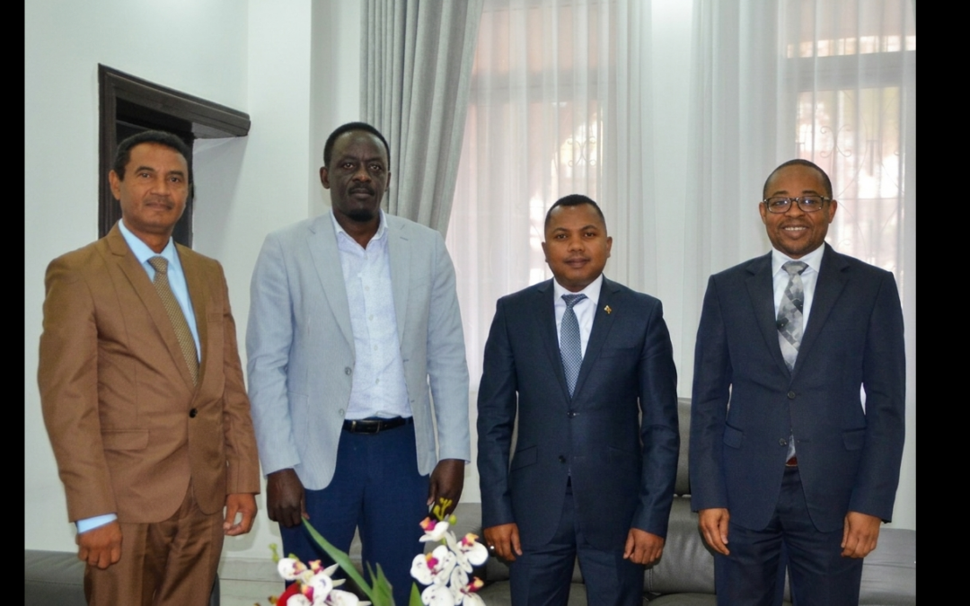 UNION AFRICAINE : VISITE DE COURTOISIE AUPRÈS DU MINISTÈRE DE LA JEUNESSE ET DES SPORTS EN VUE DU RENFORCEMENT DE LA COOPÉRATION