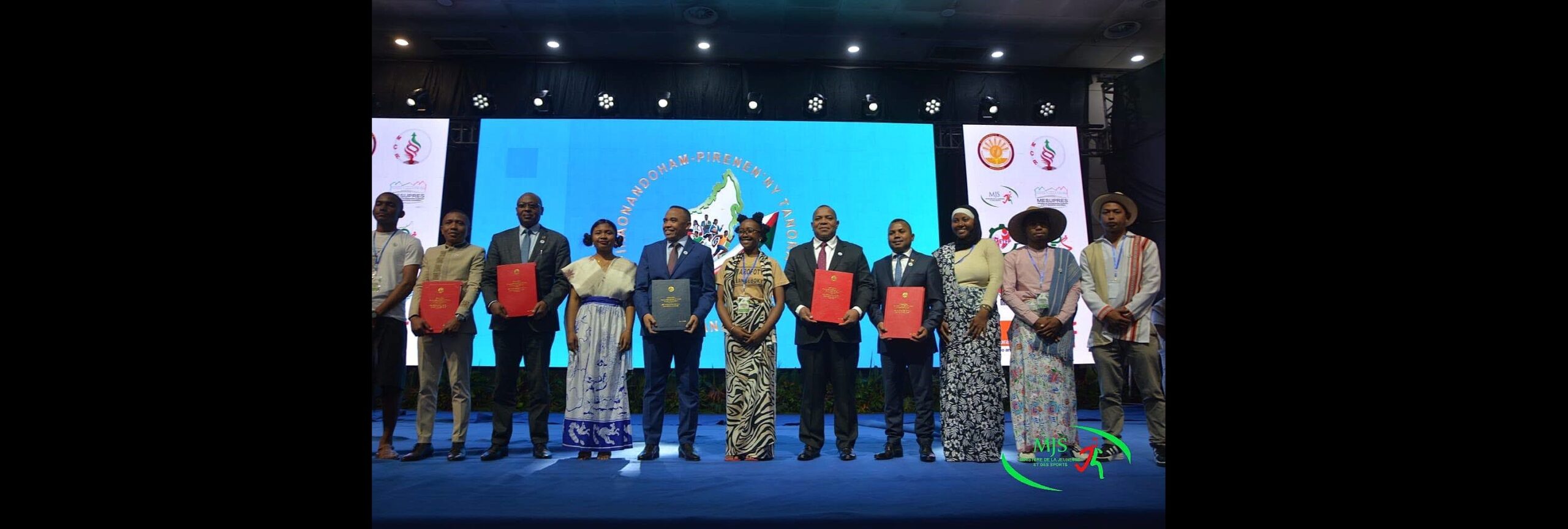 CONCERTATION NATIONALE DES JEUNES : REMISE OFFICIELLE DE LA RESOLUTION FINALE